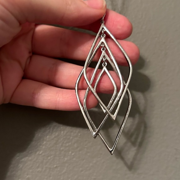 NWT INC Silver Layered Crystal Leaf Leaves 16” Long Necklace! - Picture 6 of 8